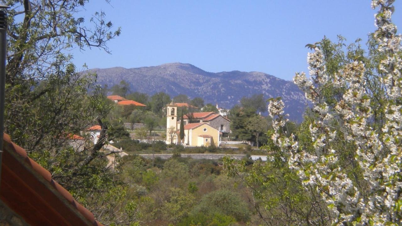 Villa Stone House in a quiet landscape, Leonidion Exterior foto
