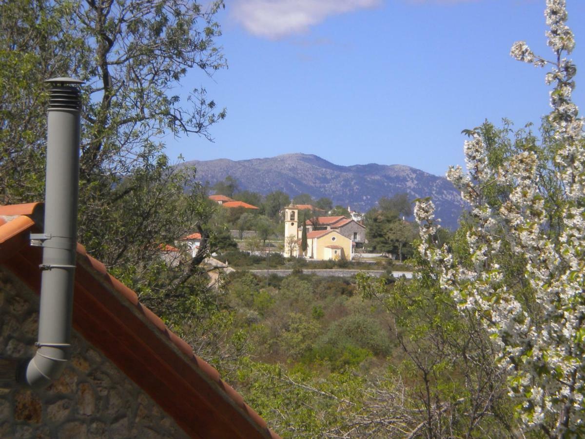 Villa Stone House in a quiet landscape, Leonidion Exterior foto